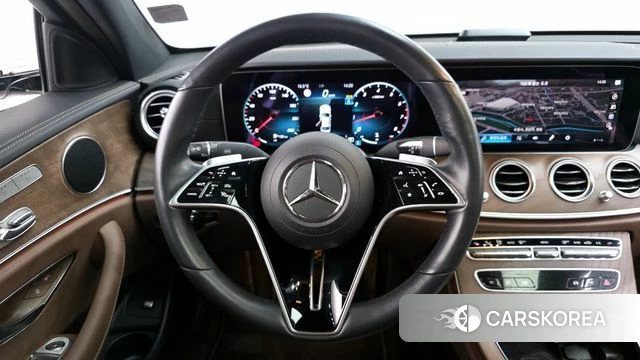 Mercedes-Benz E-Class W213 2022 Белый из Кореи, фото 3