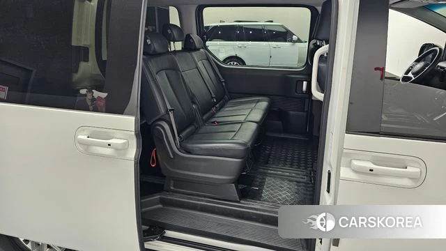 Hyundai Staria 2023 Белый из Кореи, фото 3