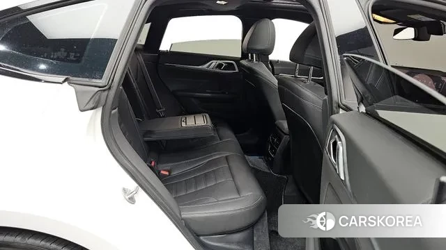 BMW 4 Series (G22) 2025 Белый из Кореи, фото 3