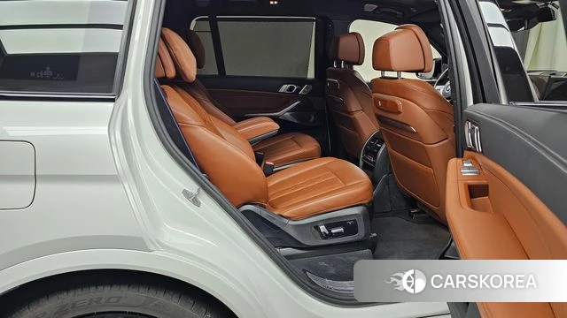 BMW X7 (G07) 2024 Белый из Кореи, фото 3