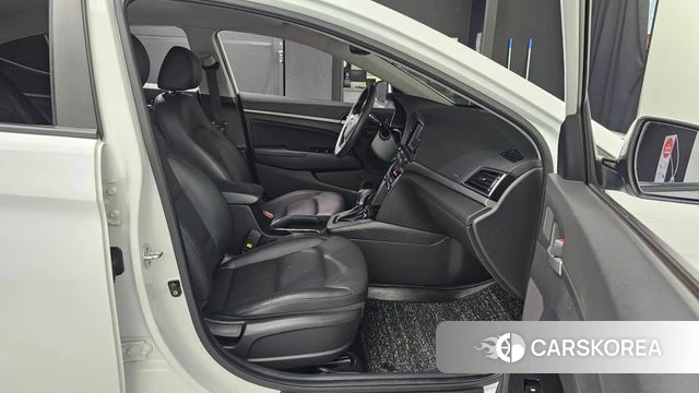 Hyundai Avante AD 2018 Белый из Кореи, фото 3