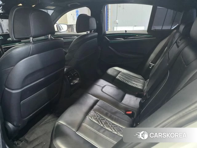 BMW 5 Series (G30) 2018 Белый из Кореи, фото 3