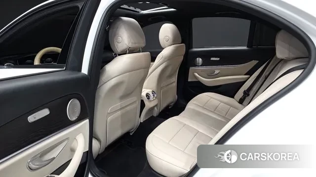 Mercedes-Benz E-Class W213 2023 Белый из Кореи, фото 3