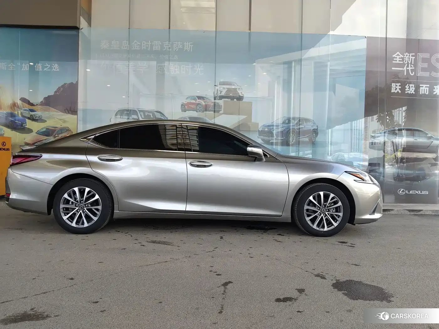 Lexus ES 2024 Silver/gray из Китая, фото 3