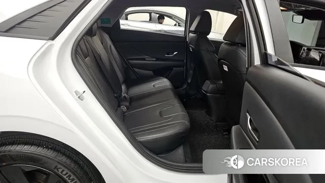 Hyundai Avante (CN7) 2023 Белый из Кореи, фото 3