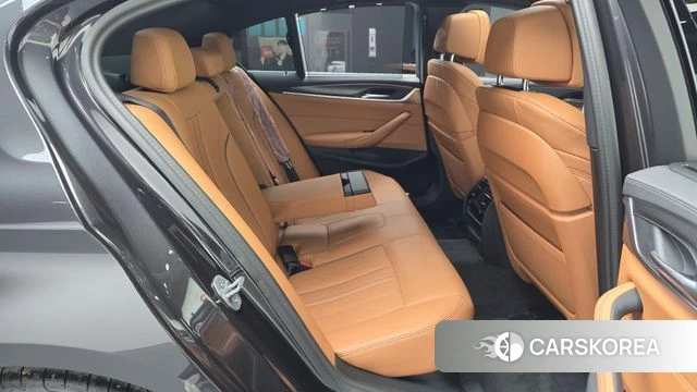 BMW 5 Series (G30) 2023 Черный из Кореи, фото 3