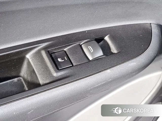 Chevrolet (GM Daewoo) Bolt EV 2019 Серебряный из Кореи, фото 3