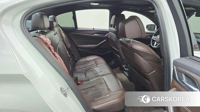 BMW 5 Series (G30) 2018 Белый из Кореи, фото 3