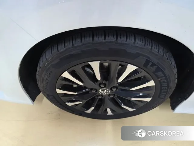 Toyota Alphard 4th Generation 2024 Белый из Кореи, фото 3