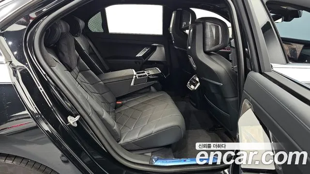 BMW 7 Series (G70) id 2852727 из Кореи 3