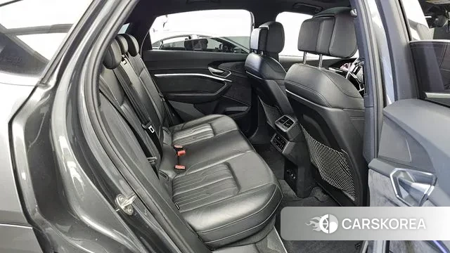 Audi e-Tron 2021 Серый из Кореи, фото 3