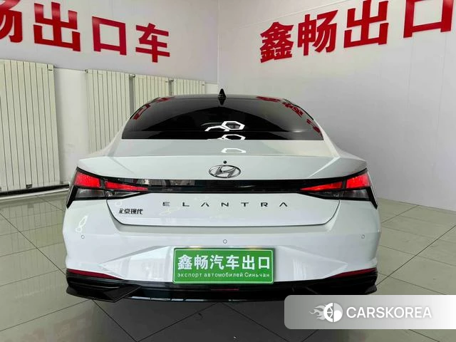 Hyundai Elantra 2023 Белый из Китая, фото 3