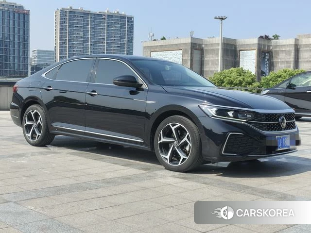 Volkswagen Passat 2022 Черный из Китая, фото 3