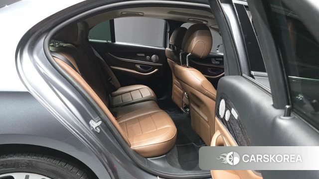Mercedes-Benz E-Class W213 2018 Серый из Кореи, фото 3