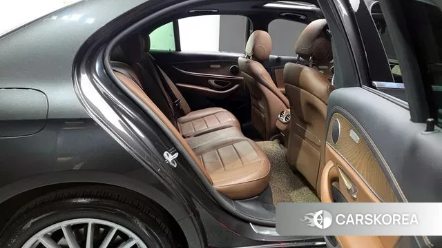 Mercedes-Benz E-Class W213 2021 Серый из Кореи, фото 3