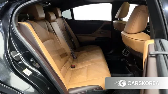 Lexus ES300h 7th generation 2019 Черный из Кореи, фото 3