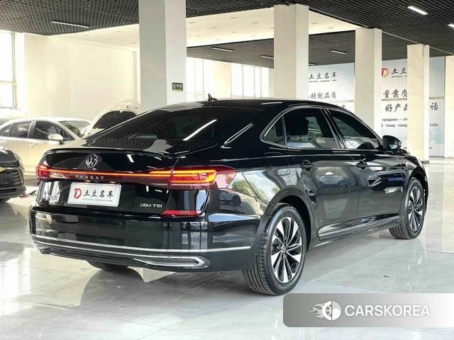 Volkswagen Passat 2023 Черный из Китая, фото 3