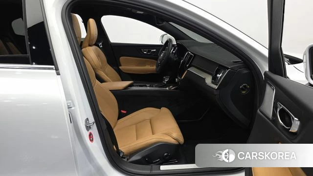 Volvo S60 3rd generation 2019 Белый из Кореи, фото 3