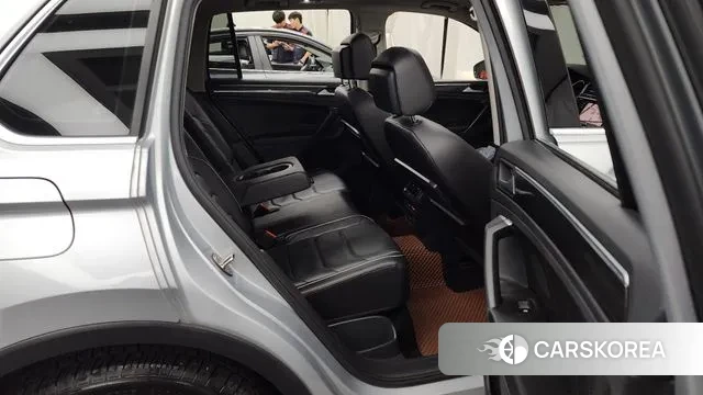 Volkswagen Tiguan second Generation 2020 Серебристо-серый из Кореи, фото 3