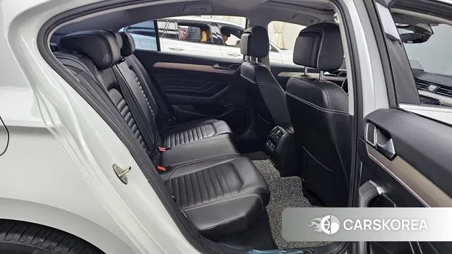 Volkswagen Passat GT (B8) 2022 Белый из Кореи, фото 3