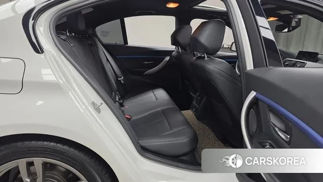 BMW 3 Series (F30) 2018 Белый из Кореи, фото 3