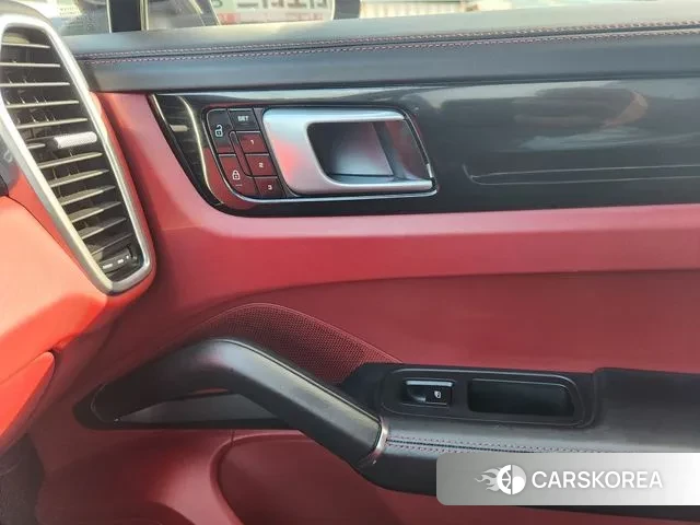 Porsche Cayenne (PO536) 2020 Черный из Кореи, фото 3