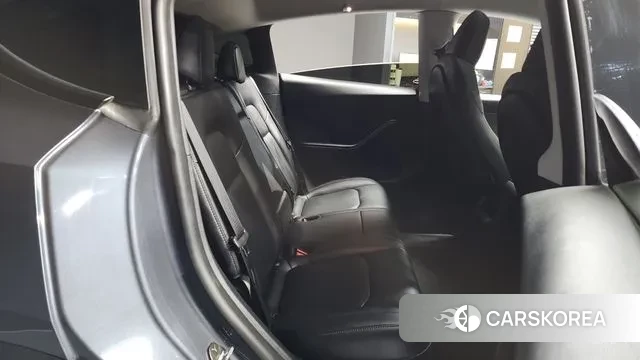 Tesla Model Y 2024 Серый из Кореи, фото 3