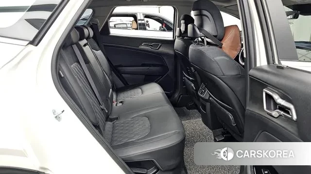 Kia Sportage 5th Generation Hybrid 2024 Белый из Кореи, фото 3