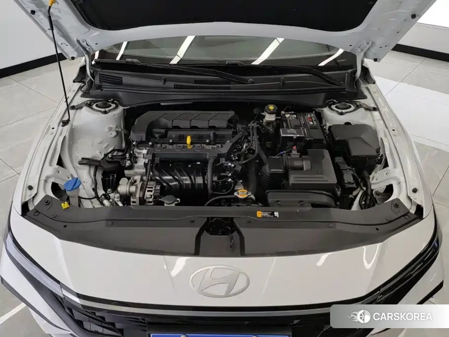 Hyundai Elantra 2024 Белый из Китая, фото 3
