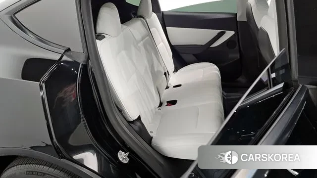 Tesla Model Y 2022 Черный из Кореи, фото 3