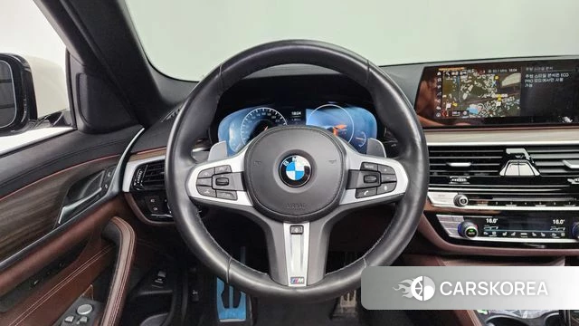 BMW 5 Series (G30) 2019 Белый из Кореи, фото 3