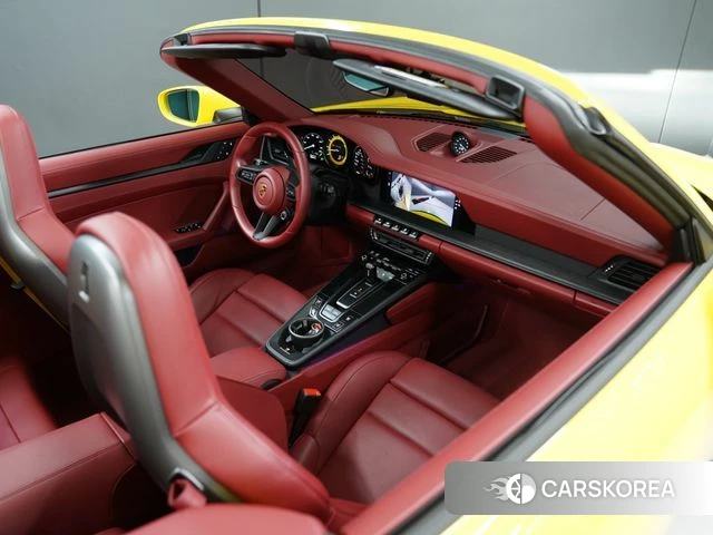 Porsche 911(992) 2023 Желтый из Кореи, фото 3