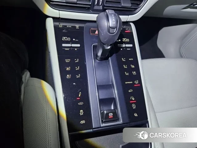 Porsche Macan 2023 Белый из Кореи, фото 3