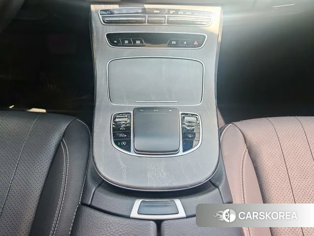Mercedes-Benz E-class 2023 Черный из Китая, фото 3