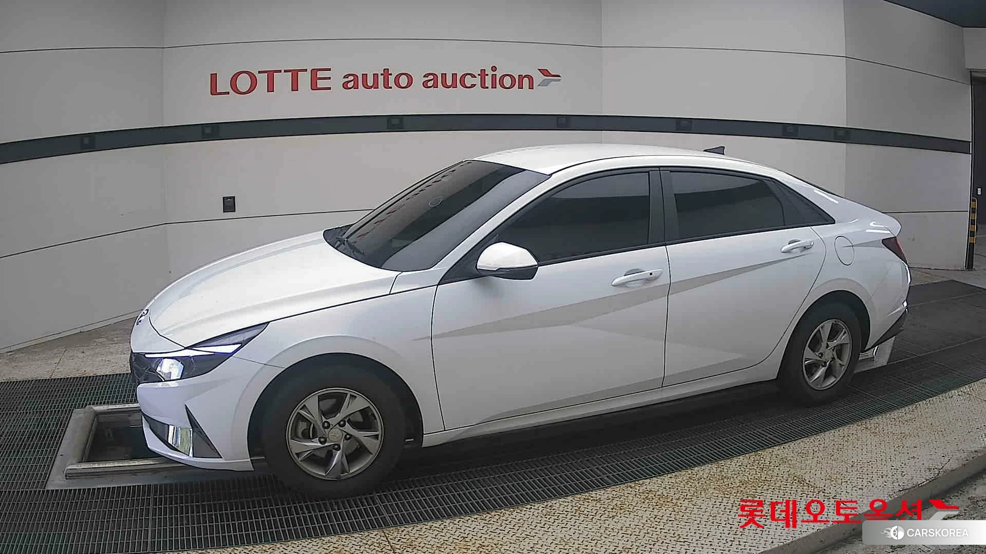 Hyundai Avante 2021 Polar White из Кореи, фото 3