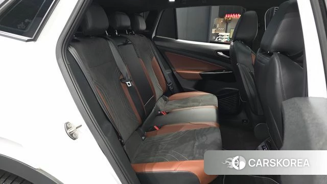 Volkswagen ID.4 2023 Белый из Кореи, фото 3