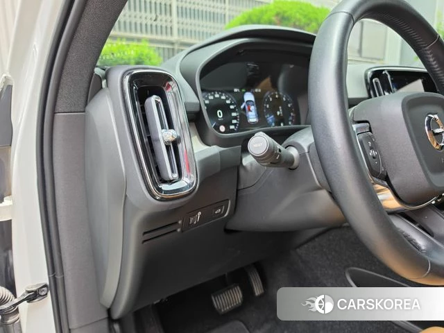 Volvo XC40 2021 Белый из Кореи, фото 3