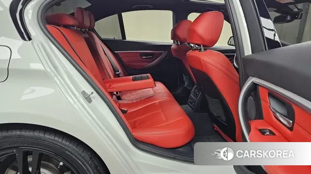 BMW 3 Series (F30) 2018 Белый из Кореи, фото 3