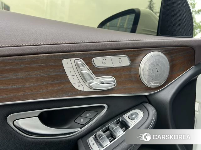 Mercedes-Benz GLC 2022 Белый из Китая, фото 3
