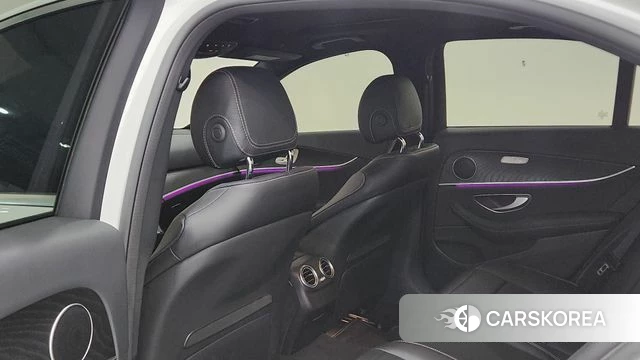 Mercedes-Benz E-Class W213 2023 Белый из Кореи, фото 3