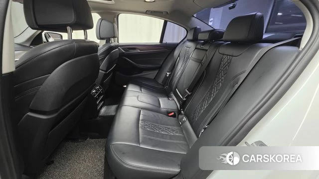 BMW 5 Series (G30) 2019 Белый из Кореи, фото 3