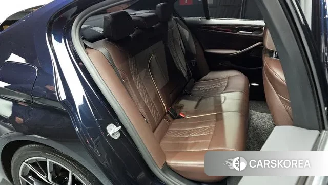 BMW 5 Series (G30) 2021 Черный из Кореи, фото 3