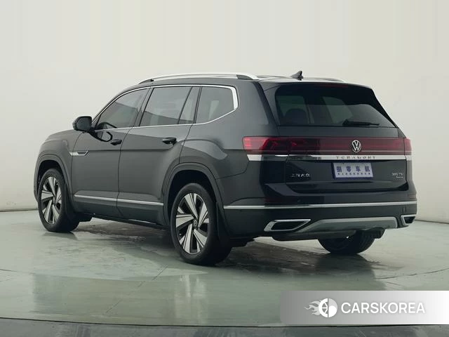 Volkswagen Tourang 2024 Черный из Китая, фото 3
