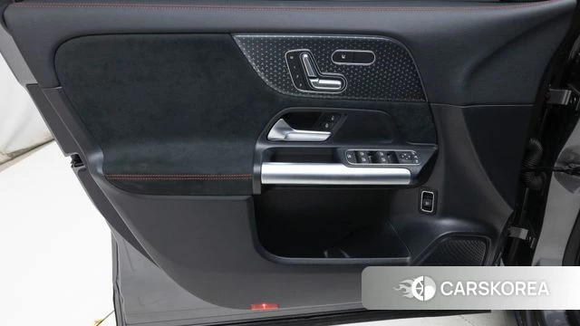 Mercedes-Benz GLA - Class H247 2025 Коричневый из Кореи, фото 3