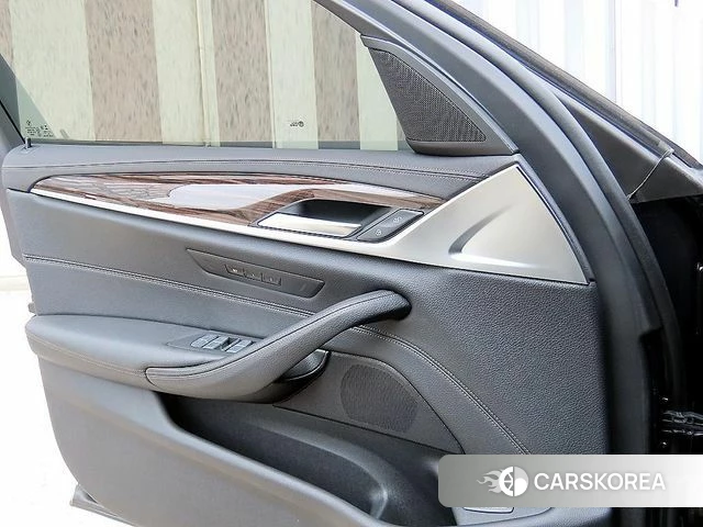 BMW 5 Series (G30) 2022 Черный из Кореи, фото 3
