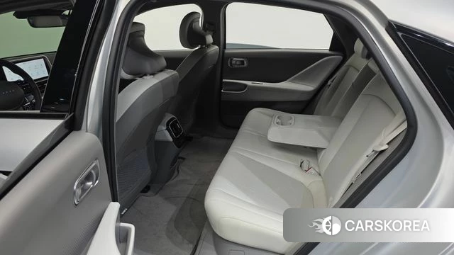 Hyundai Ionic 6 2022 Серебристо-серый из Кореи, фото 3