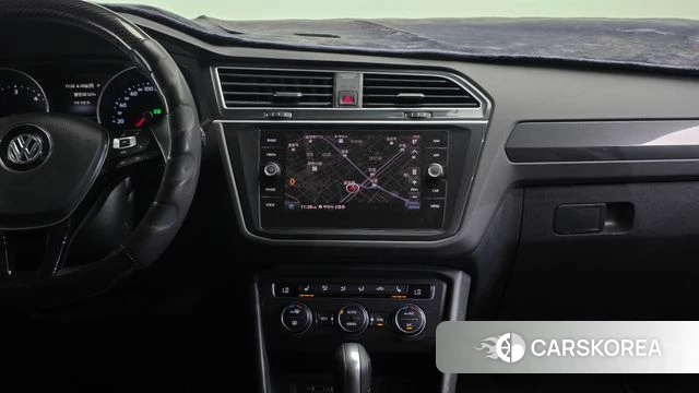 Volkswagen Tiguan second Generation 2020 Черный из Кореи, фото 3