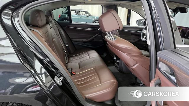 BMW 5 Series (G30) 2022 Черный из Кореи, фото 3