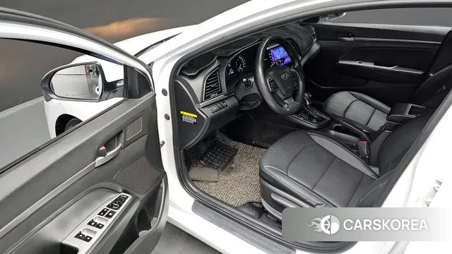 Hyundai Avante AD 2018 Белый из Кореи, фото 3