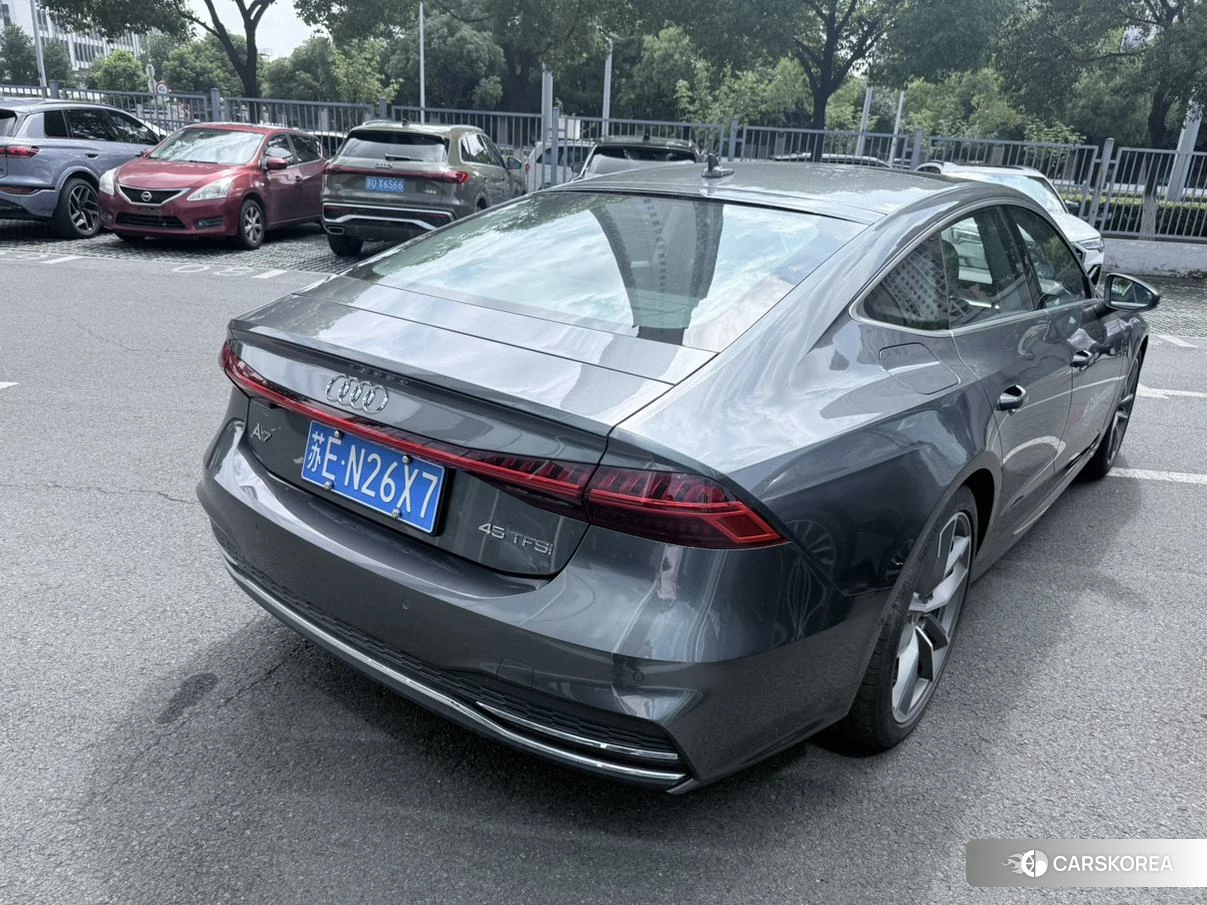 Audi A7 2023 Темно-серый из Китая, фото 3
